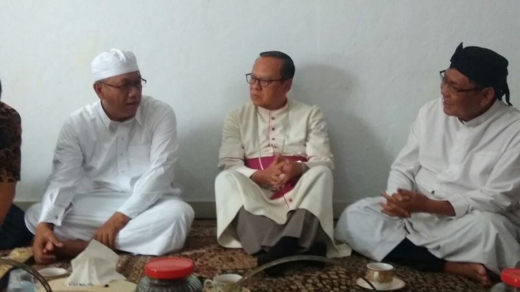 kunjungan bapak uskup ke mui tangerang 6